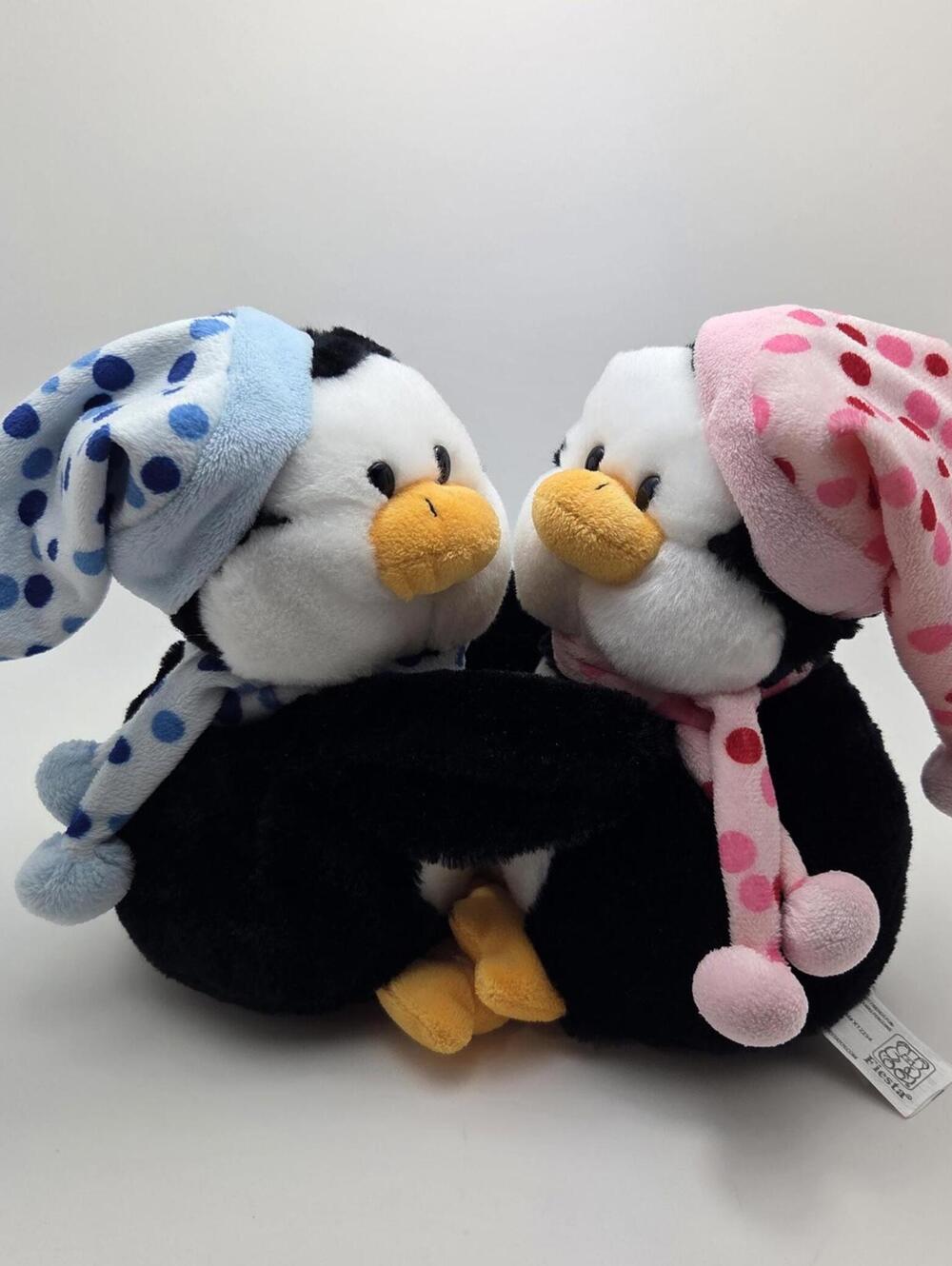 Fiesta Adjoined Hugging Girl and Boy Love Penguins Pink Hat Blue Hat (8 inch)